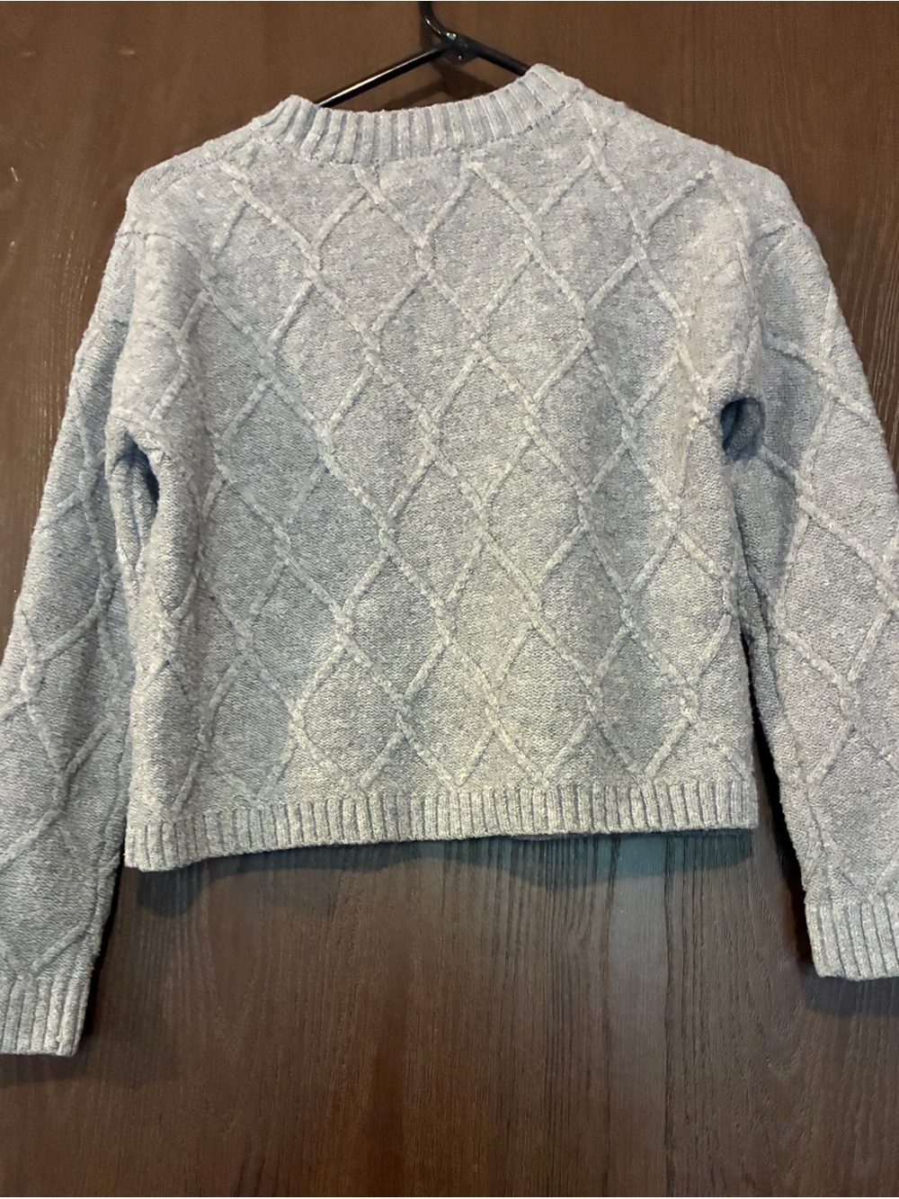 Hazel Moon women's cropped sweater features a textured diamond-knit pattern - Picture 3 of 5